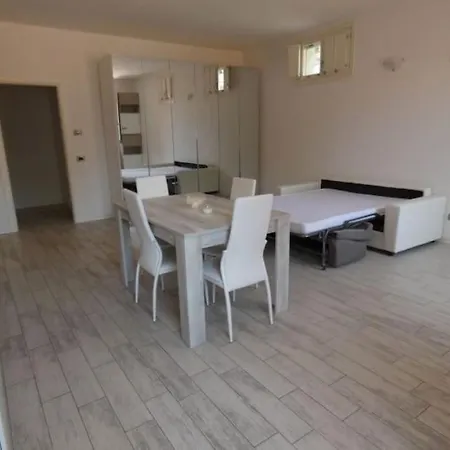 Appartamento Monolocale In Centro Aa911 *